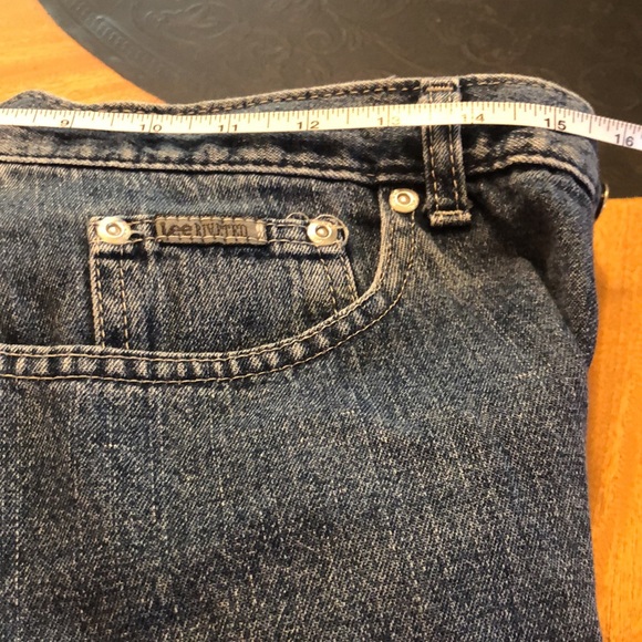 Vintage Women’s Lee Riveted Jeans 100% Cotton - no stretch. - Picture 6 of 9